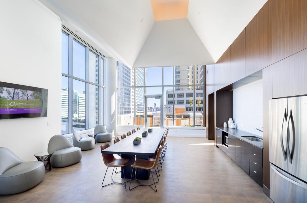 Deedee'S Sky Rise Apartments At Newport II Джерси-Сити Экстерьер фото