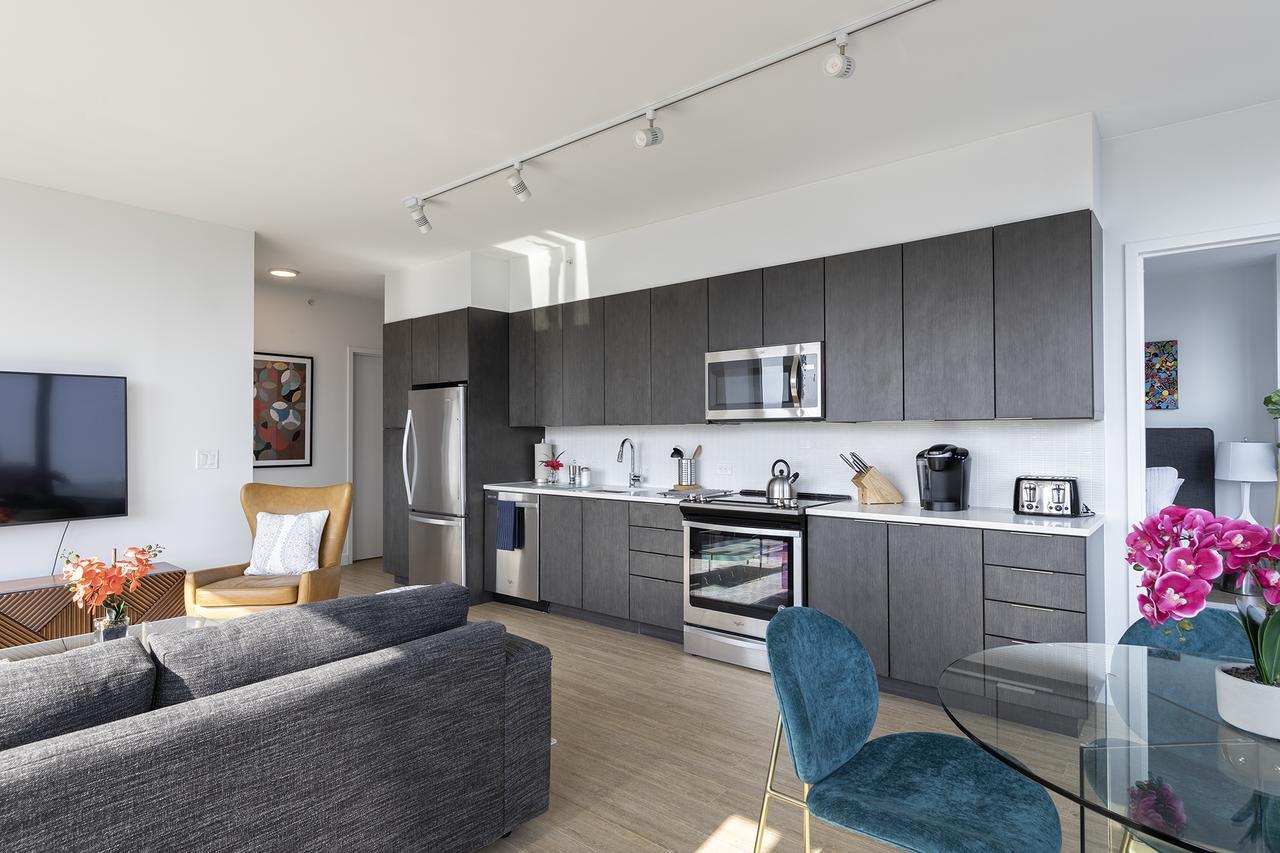 Deedee'S Sky Rise Apartments At Newport II Джерси-Сити Экстерьер фото